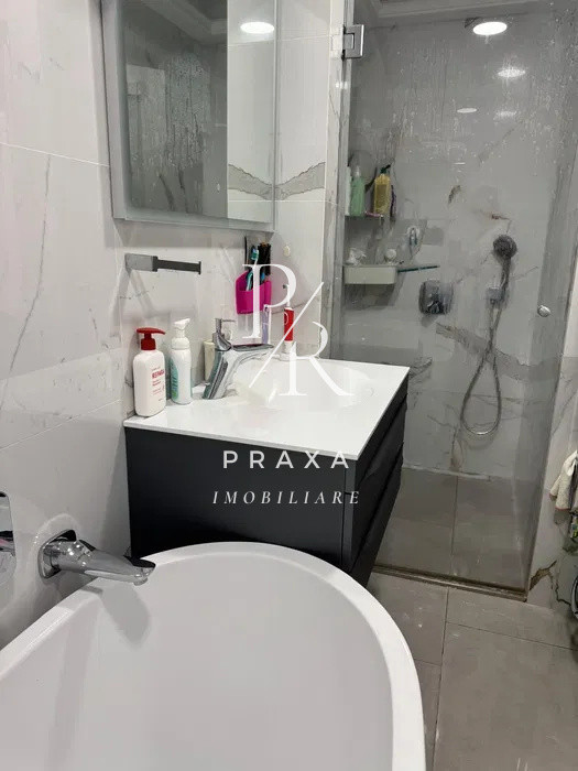 Apartament 3 camere 82 mp, cu gradina 140 mp si 3 locuri de parcare, Sub Cetate!