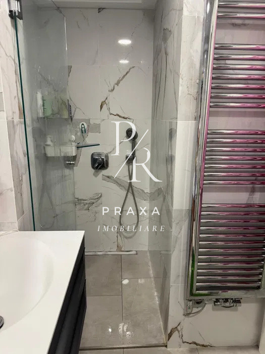 Apartament 3 camere 82 mp, cu gradina 140 mp si 3 locuri de parcare, Sub Cetate!