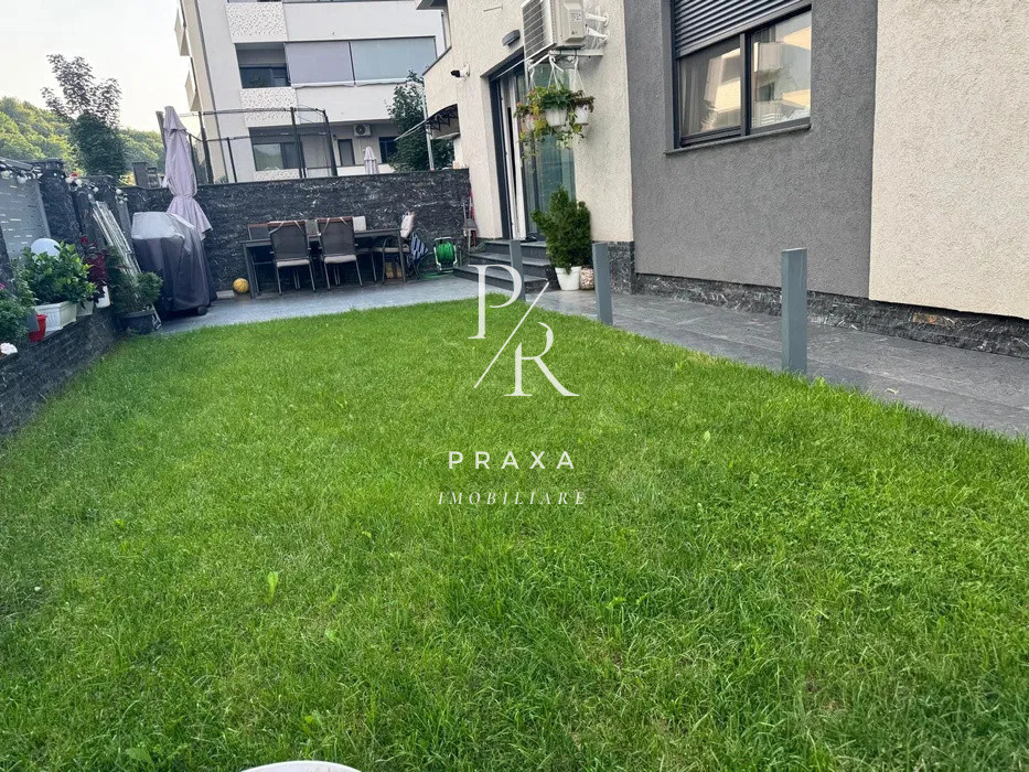 Apartament 3 camere 82 mp, cu gradina 140 mp si 3 locuri de parcare, Sub Cetate!