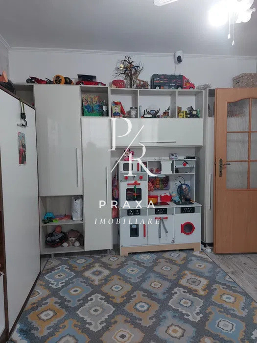 Apartament 2 camere, etaj 2, balcon, zona Eroilor