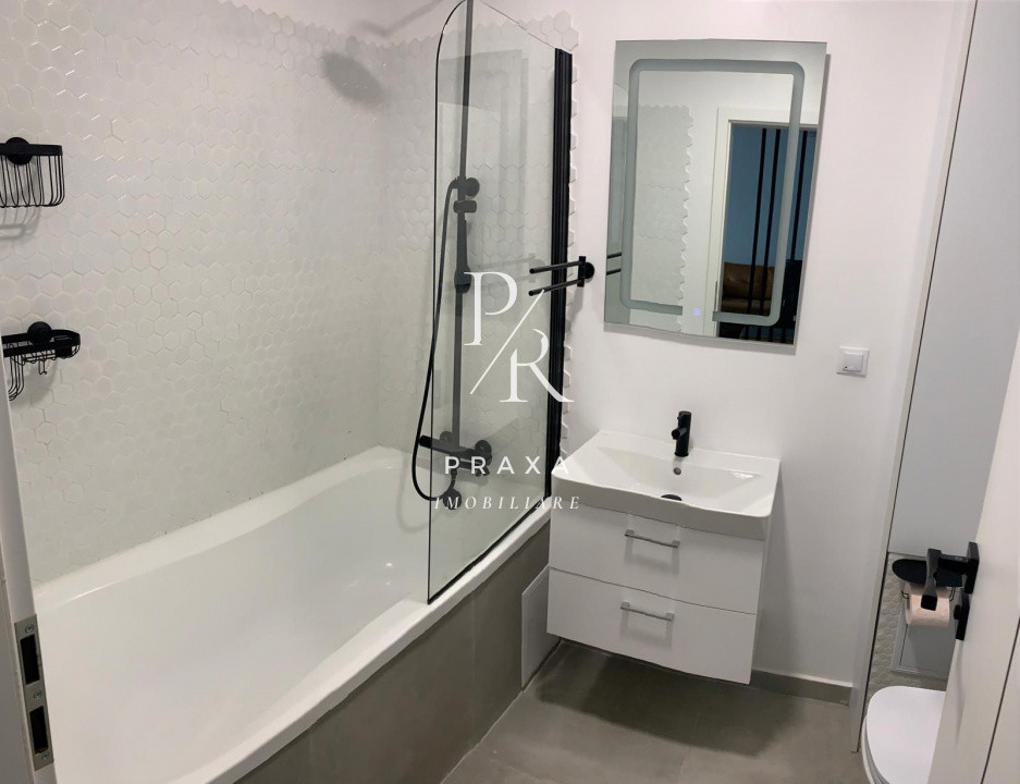 Apartament de vanzare cu 2 camere, 43 mp, mobilat la cheie, zona Penny Eroilor!
