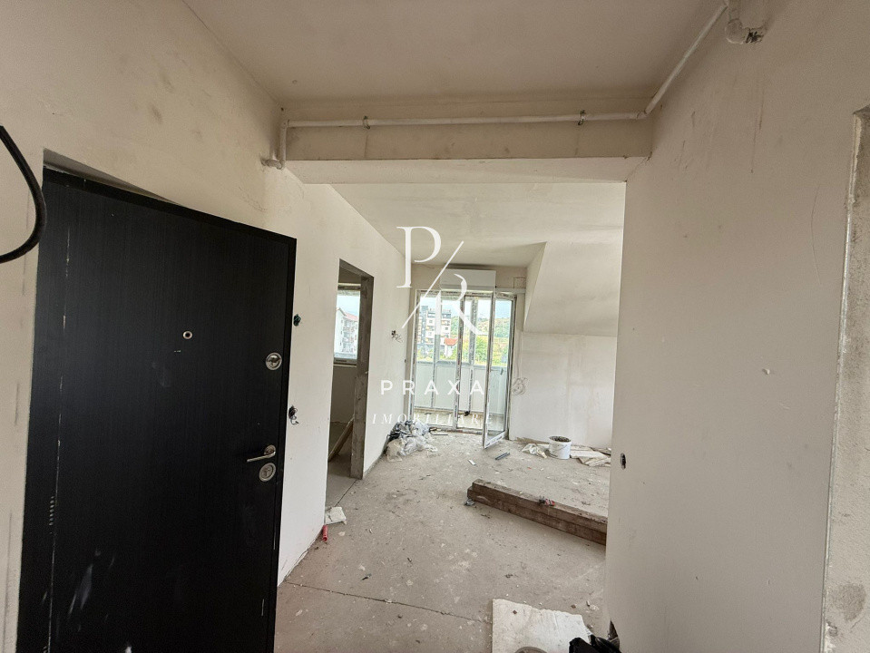 Apartament 3 camere semifinisat, balcon , zona Tineretului