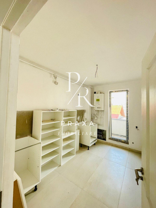 Apartament de vanzare 3 camere decomandat, 2 bai, 2 balcoane etaj intermediar!