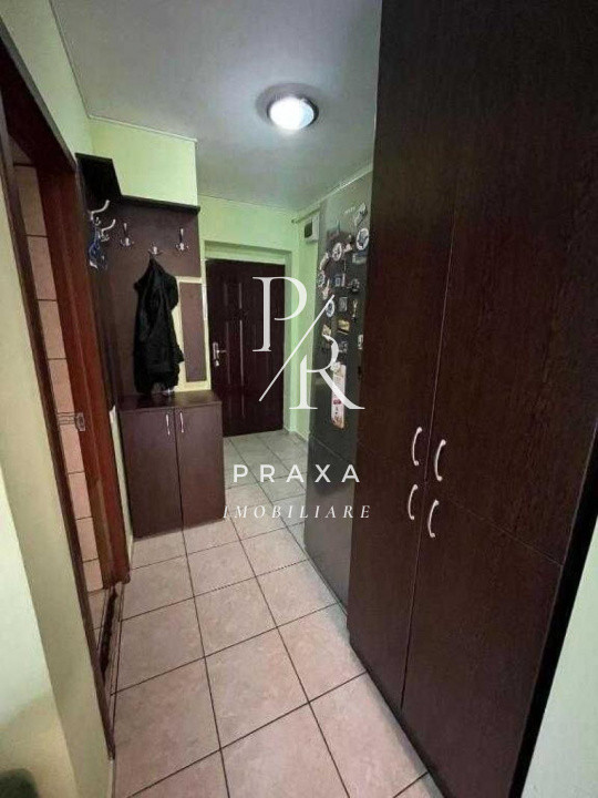 Apartamen 3 camere , 58 mp , mobilat +parcare , zona Cetatii Floresti!