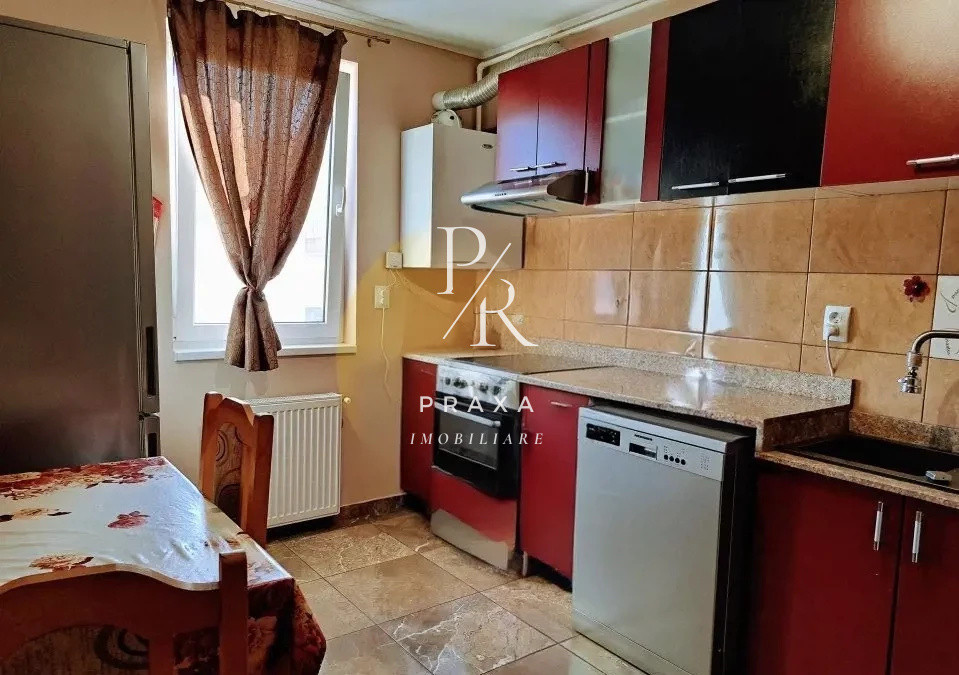 Apartament de vanzare de 3 camere, 72 mp, parcare, zona centrala Eroilor Roka!