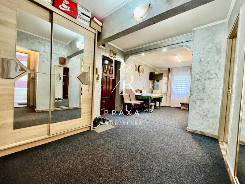 Apartament 4 camere , 64 mp+boxa , mobilat +garaj , zona Floresti!