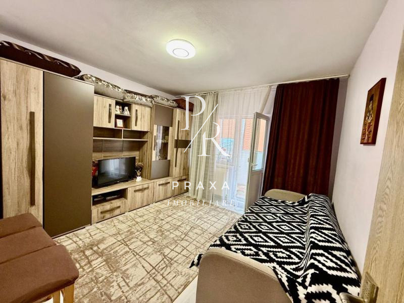 Apartament 4 camere , 64 mp+boxa , mobilat +garaj , zona Floresti!