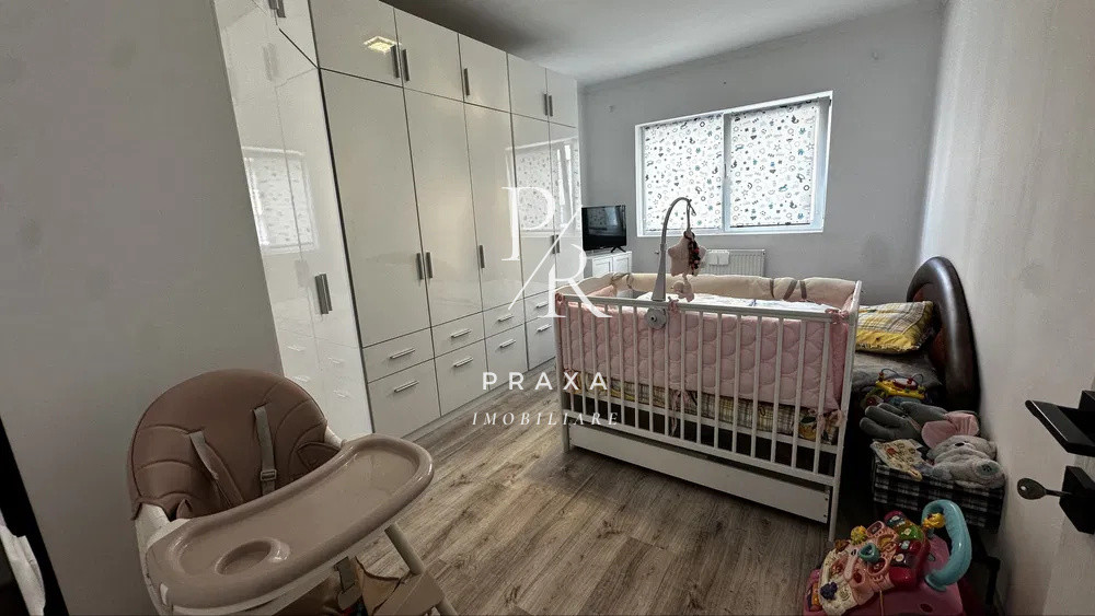 Apartament 2 camere,etaj 2, mobilat,parcare, zona centrala Floresti