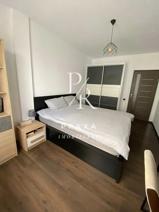 Apartament 2 camere, mobilat, etaj intermediar zona Vivo