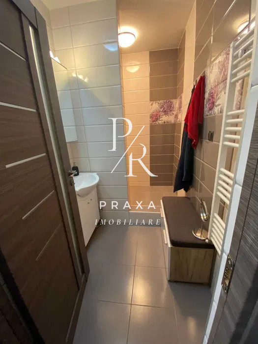 Apartament 2 camere, mobilat, etaj intermediar zona Vivo