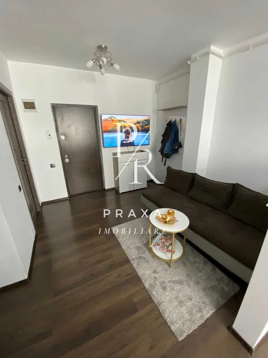 Apartament 2 camere, mobilat, etaj intermediar zona Vivo