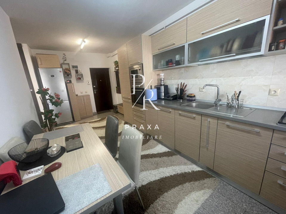 Apartamente de vanzare 3 camere si parcare!