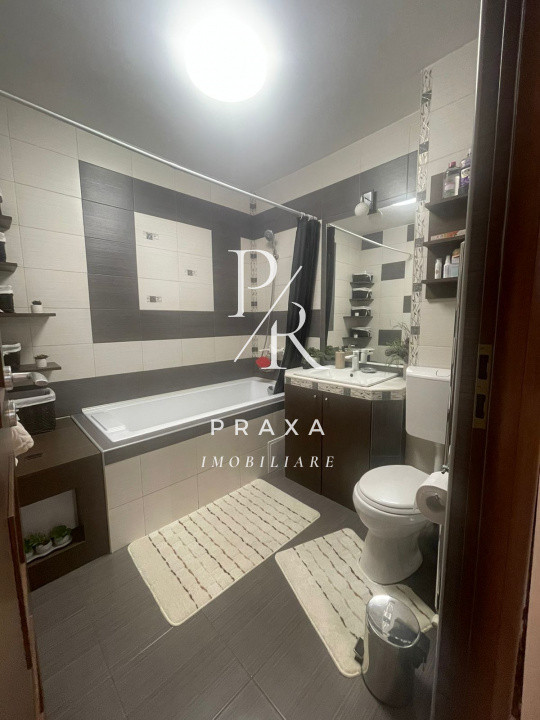 Apartamente de vanzare 3 camere si parcare!