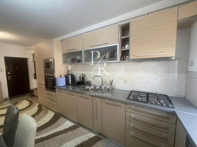 Apartamente de vanzare 3 camere si parcare!