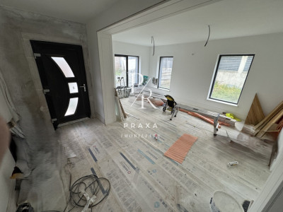 Duplex 6 camere, 180 mp, teren 405 mp, 3 parcari, zona Fagului/Eroilor!