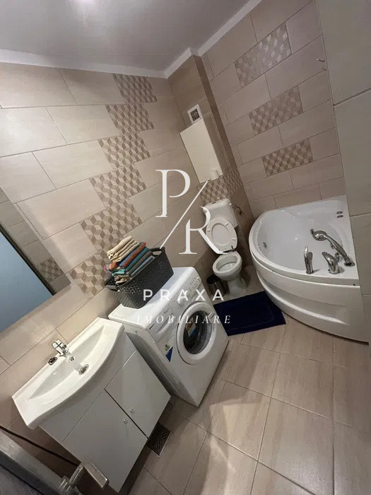 Apartament 3 camere, 61 mp, etaj 1, parcare, zona Terra!