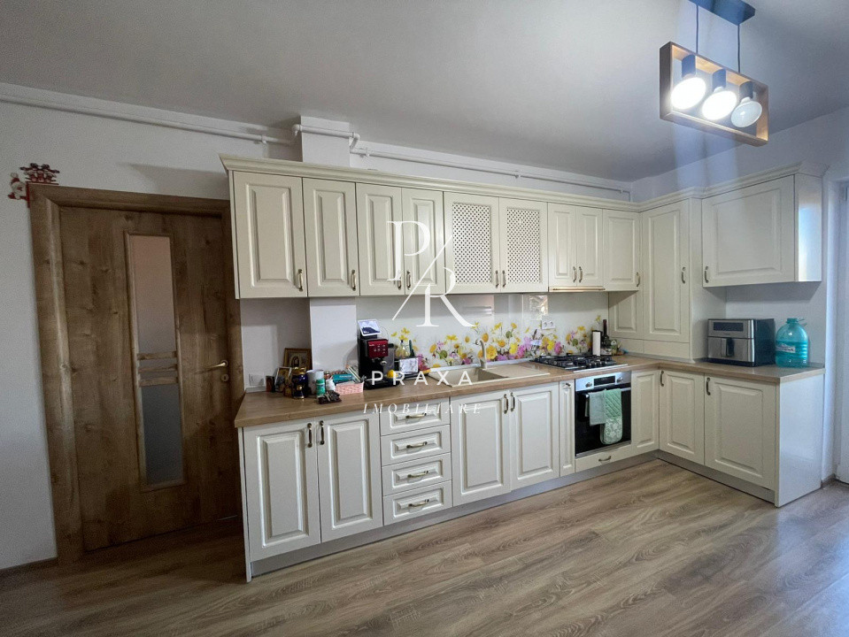 Apartament de vanzare 2 camere decomandat zona Florilor!