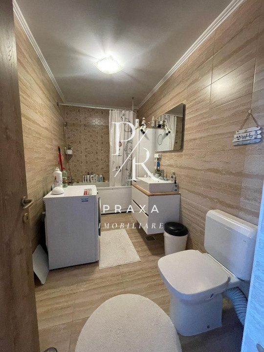 Apartament de vanzare 2 camere decomandat zona Florilor!
