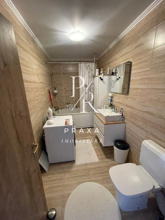 Apartament de vanzare 2 camere decomandat zona Florilor!