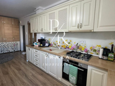 Apartament de vanzare 2 camere decomandat zona Florilor!