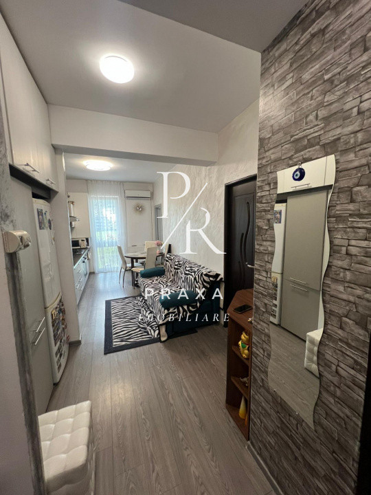 Apartament 2 camere, decomandat, etaj intermediar, parcare zona Porii