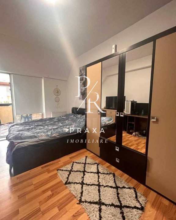 Apartament 2 camere, decomandat, etaj intermediar, parcare zona Porii