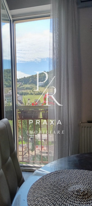 Apartament 2 camere, decomandat, etaj intermediar, parcare zona Porii