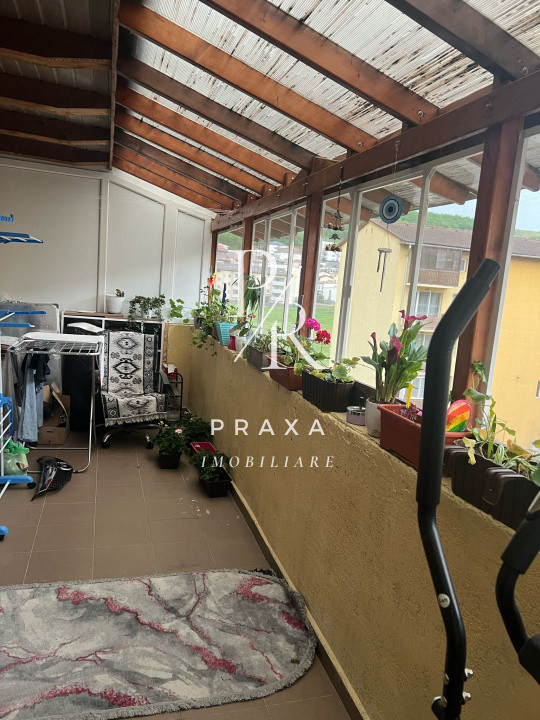 Apartament 2 camere, decomandat, etaj intermediar, parcare zona Porii