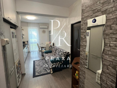 Apartament 2 camere, decomandat, etaj intermediar, parcare zona Porii