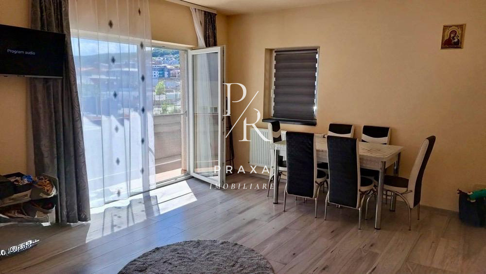 Apartament 2 camere 56 MP, etaj 2, parcare zona Cetatii