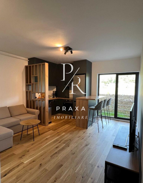 Vand Apartament 2 camere, 45mp, curte 29mp, parcare subterana!