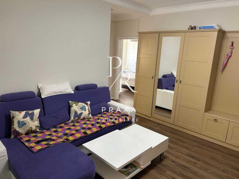 Apartament 3 camere , 65 mp , mobilat +parcare , Zona Avram Iancu Floresti!