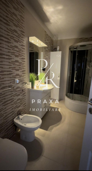 Apartament de vanzare, 3 camere, etaj retras, terasa, LIFT, zona Vivo-Metro!