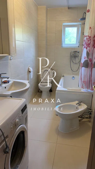 Apartament de vanzare 2 camere si parcare zona Panemar!
