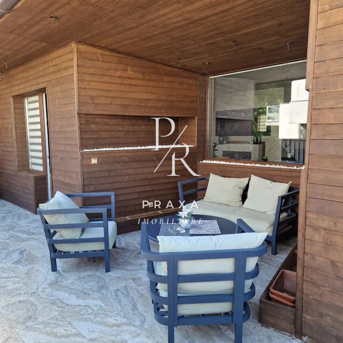 Apartament 3 camere tip penthouse +TERASA ,parcare zona Sub Cetate