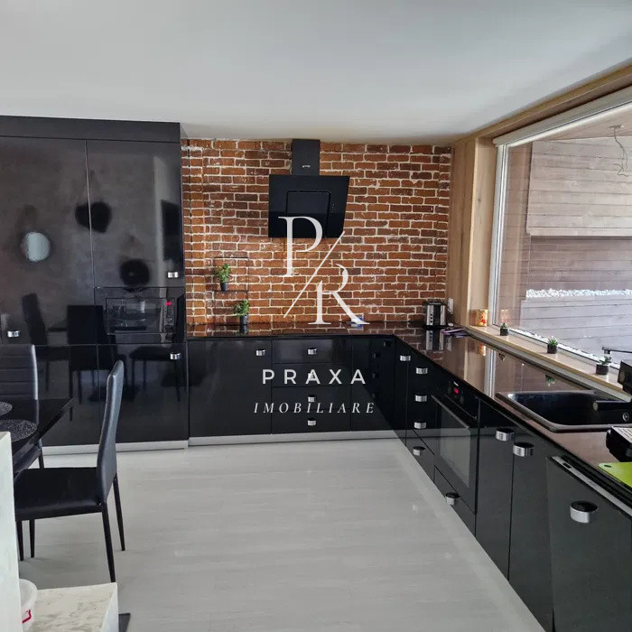 Apartament 3 camere tip penthouse +TERASA ,parcare zona Sub Cetate