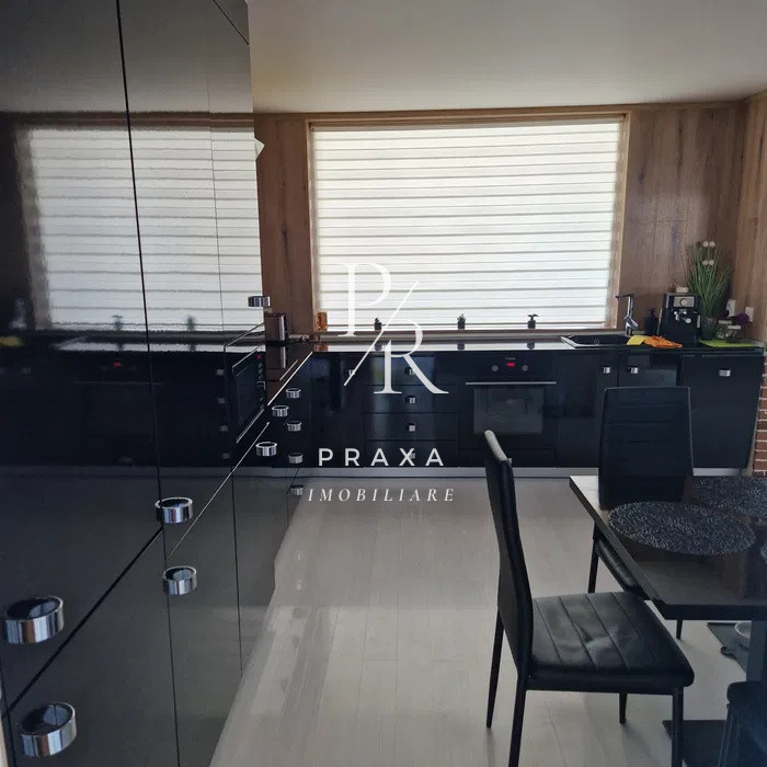 Apartament 3 camere tip penthouse +TERASA ,parcare zona Sub Cetate