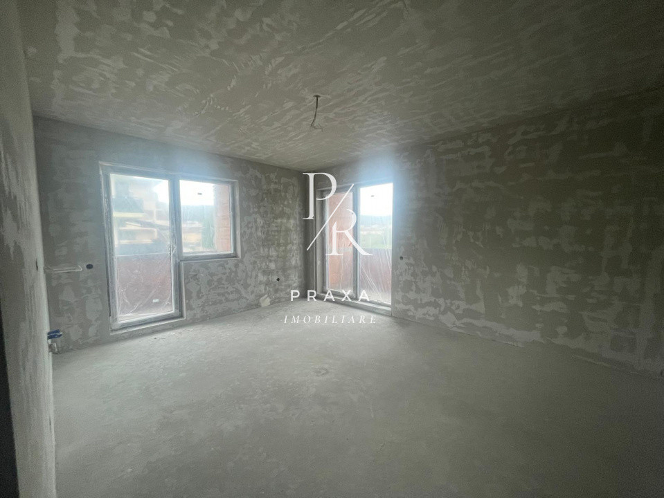 Apartament de vanzare 3 camere semifinisat , parcare, zona Catanelor!