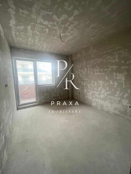Apartament de vanzare 3 camere semifinisat , parcare, zona Catanelor!
