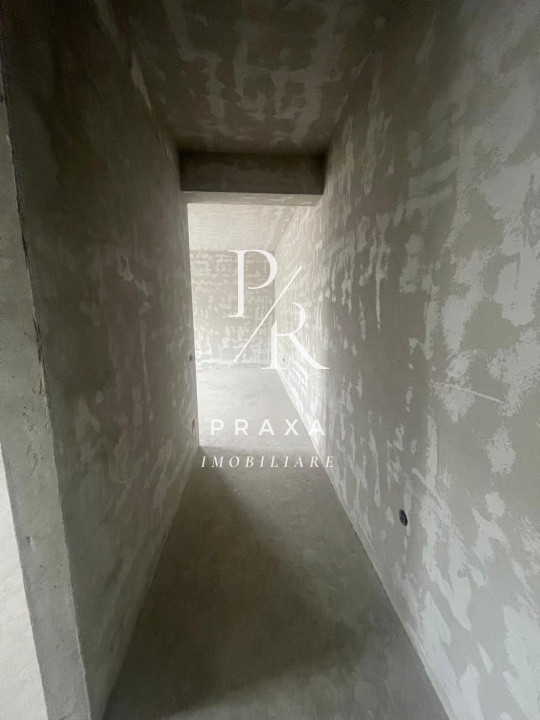 Apartament de vanzare 3 camere semifinisat , parcare, zona Catanelor!