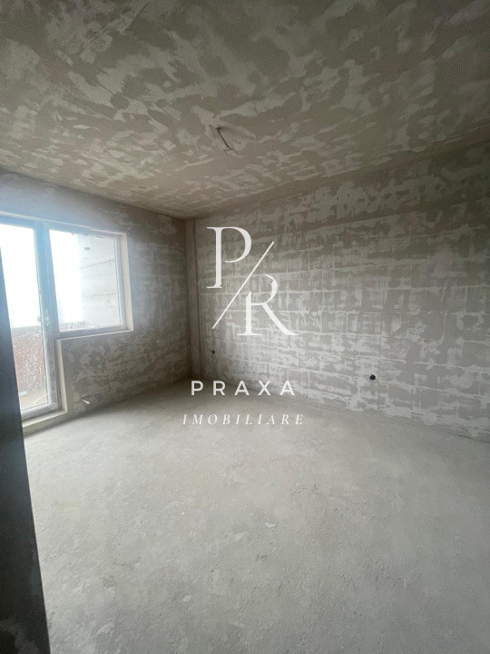 Apartament de vanzare 3 camere semifinisat , parcare, zona Catanelor!