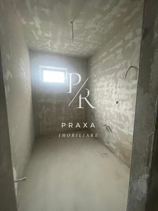 Apartament de vanzare 3 camere semifinisat , parcare, zona Catanelor!