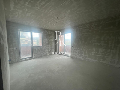 Apartament de vanzare 3 camere semifinisat , parcare, zona Catanelor!