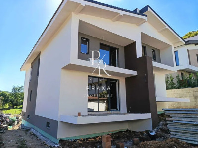 Casa tip duplex semifinisata 170 mp utili zona centurii de Sud, 5 minute de Vivo