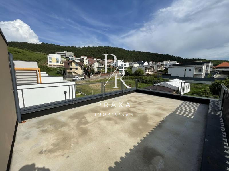 Casa cuplata de vanzare, 119mp, 2 terase, gradina, zona strada Narciselor!
