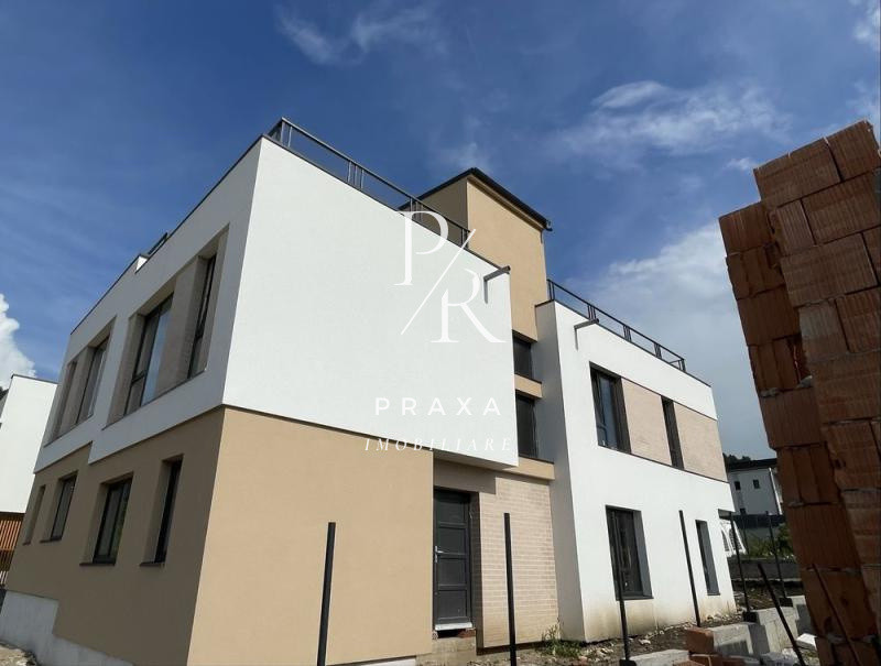 Casa cuplata de vanzare, 119mp, 2 terase, gradina, zona strada Narciselor!