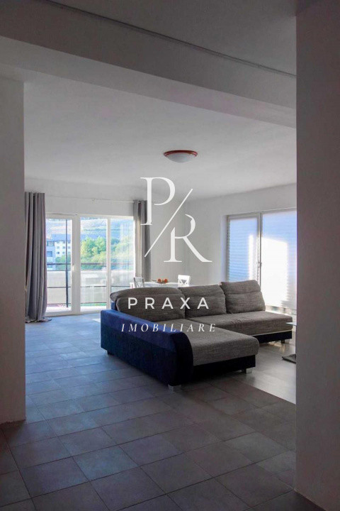Apartament 2 camere 59 MP, semidecomandat, balcon, zona Stejarului