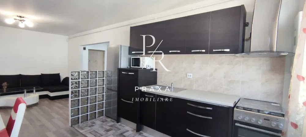 Apartament 2 camere, semidecomandat,mobilat,parcare, zona Cetatii