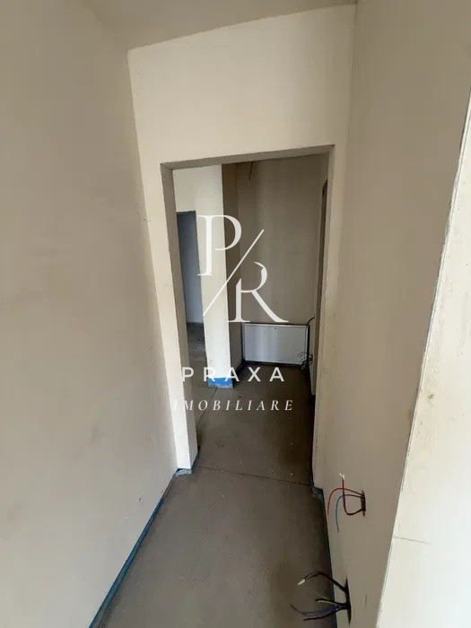 Apartament 2 camere, 57 mp, balcon, LIFT, parcare, semifinisat, zona Eroilor