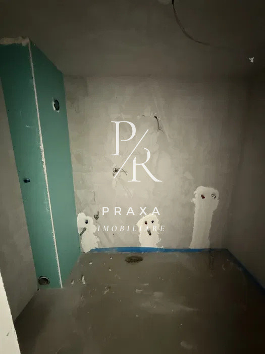 Apartament 2 camere, 57 mp, balcon, LIFT, parcare, semifinisat, zona Eroilor